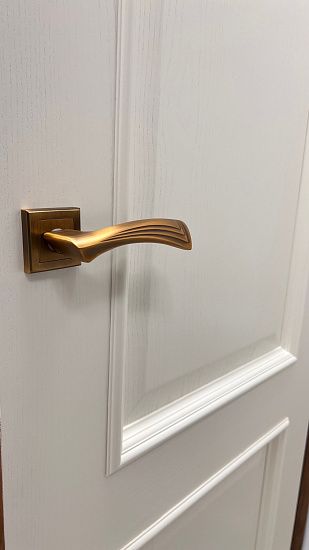 Межкомнатная дверь  