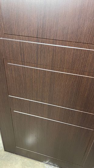 Входная дверь  